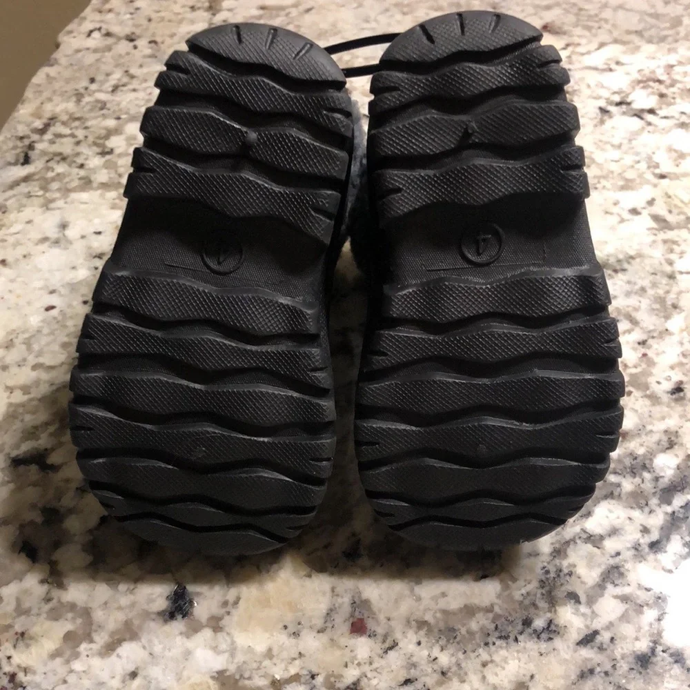 *NWOT*Navy Winter/Snow Boot - Picture 2 of 3